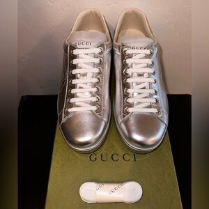 NIB GUCCI Sneakers​​​